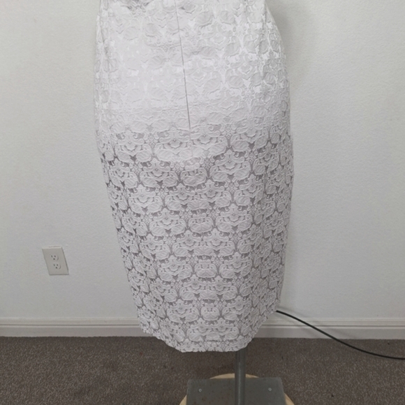 Maggy London White Lace Ruffle Neck Romantic Bridal Sheath Midi Dress Size 8 - Picture 9 of 14